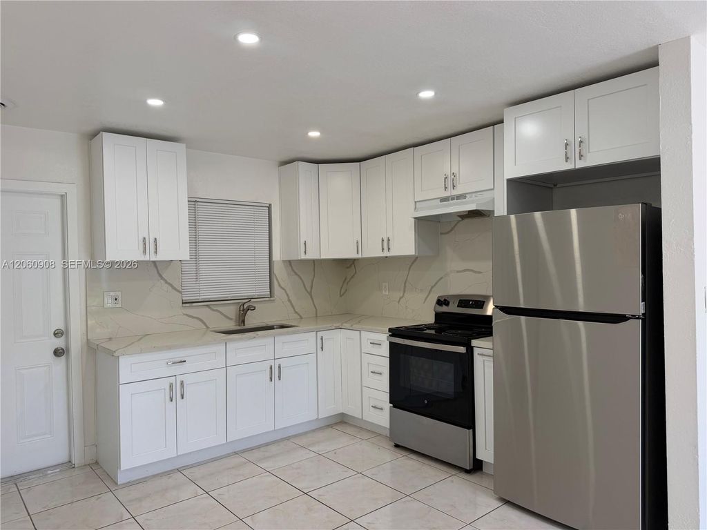 732 SW 6th St 732, Dania Beach, FL 33004