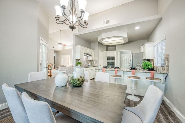 9882 N Meridian Avenue, Fresno, CA 93720