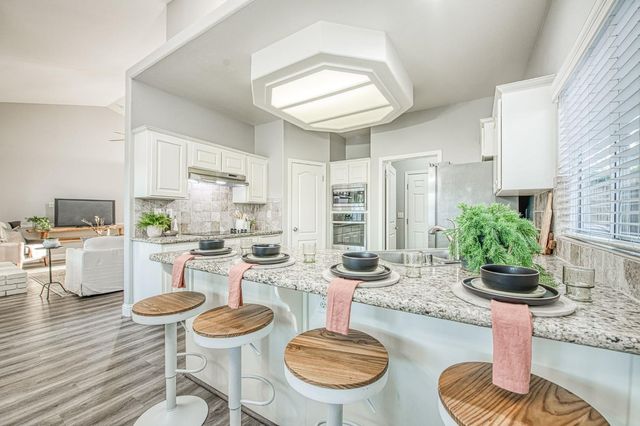 9882 N Meridian Avenue, Fresno, CA 93720