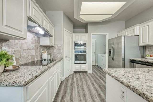 9882 N Meridian Avenue, Fresno, CA 93720