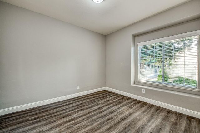 9882 N Meridian Avenue, Fresno, CA 93720