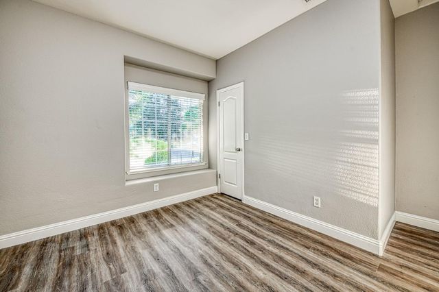 9882 N Meridian Avenue, Fresno, CA 93720