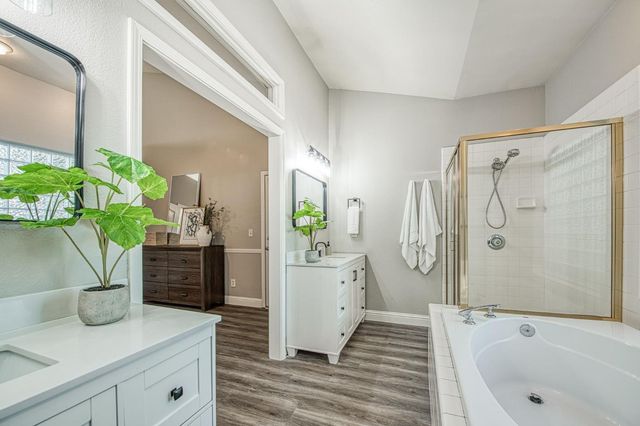 9882 N Meridian Avenue, Fresno, CA 93720