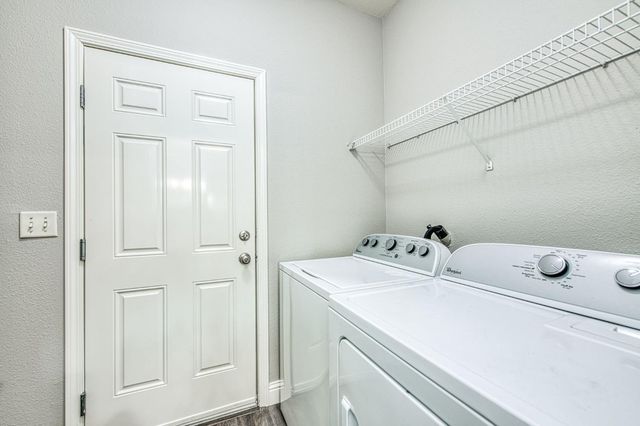 9882 N Meridian Avenue, Fresno, CA 93720