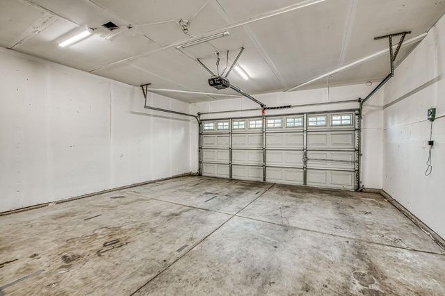 9882 N Meridian Avenue, Fresno, CA 93720