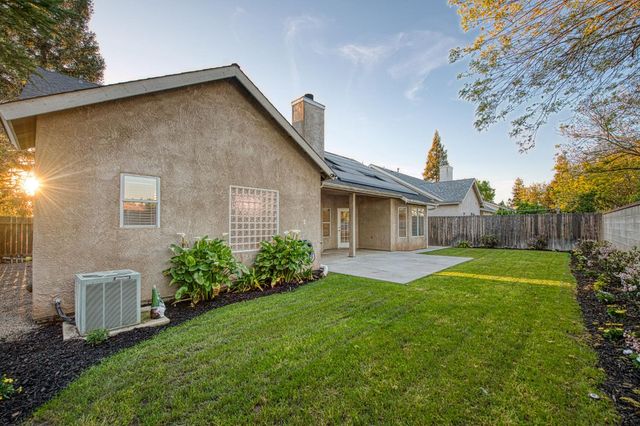 9882 N Meridian Avenue, Fresno, CA 93720