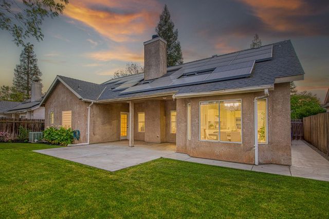 9882 N Meridian Avenue, Fresno, CA 93720