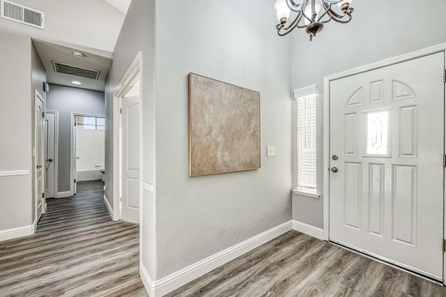 9882 N Meridian Avenue, Fresno, CA 93720