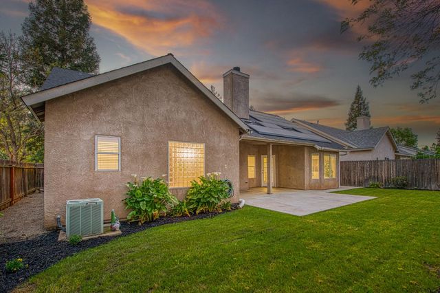 9882 N Meridian Avenue, Fresno, CA 93720