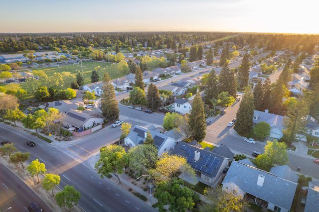 9882 N Meridian Avenue, Fresno, CA 93720