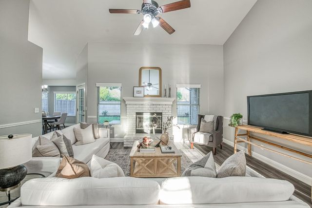 9882 N Meridian Avenue, Fresno, CA 93720