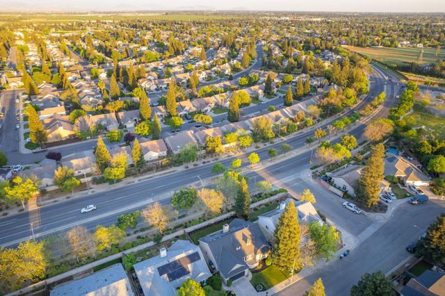 9882 N Meridian Avenue, Fresno, CA 93720