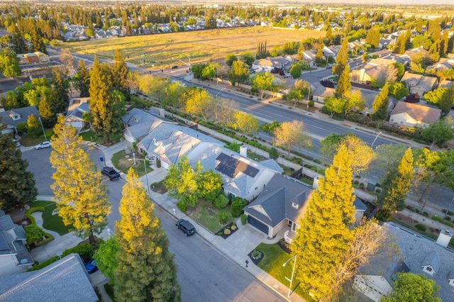 9882 N Meridian Avenue, Fresno, CA 93720