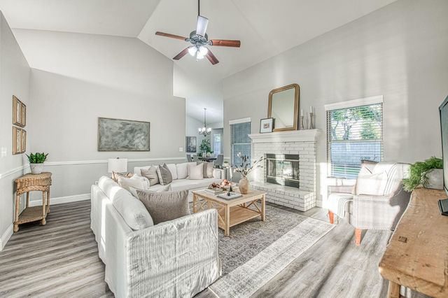 9882 N Meridian Avenue, Fresno, CA 93720