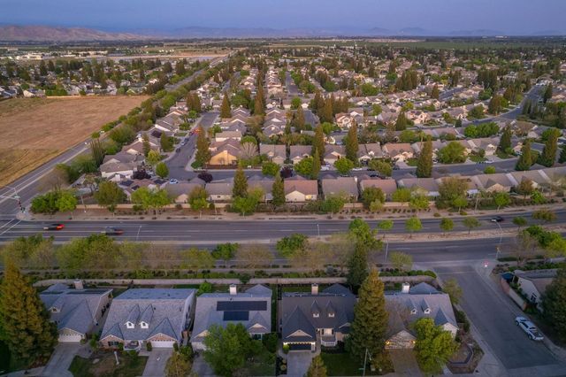 9882 N Meridian Avenue, Fresno, CA 93720