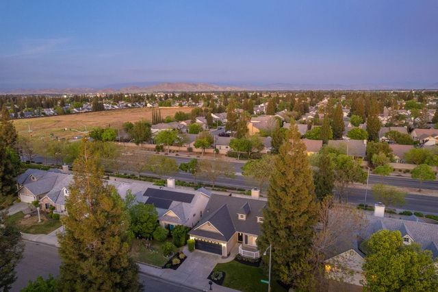 9882 N Meridian Avenue, Fresno, CA 93720