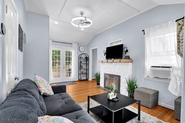 107 Minnehaha Blvd, Parsippany-troy Hills Twp., NJ 07034