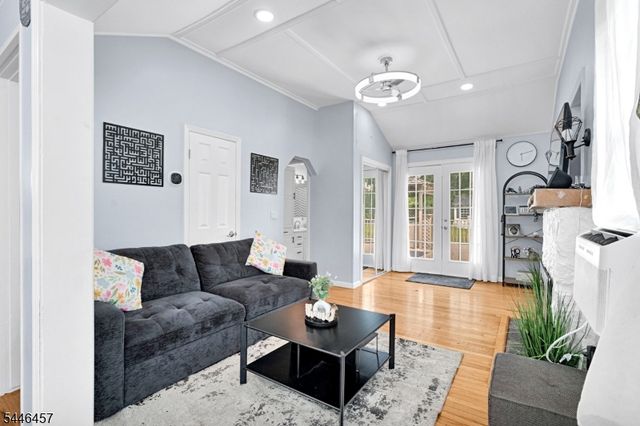 107 Minnehaha Blvd, Parsippany-troy Hills Twp., NJ 07034
