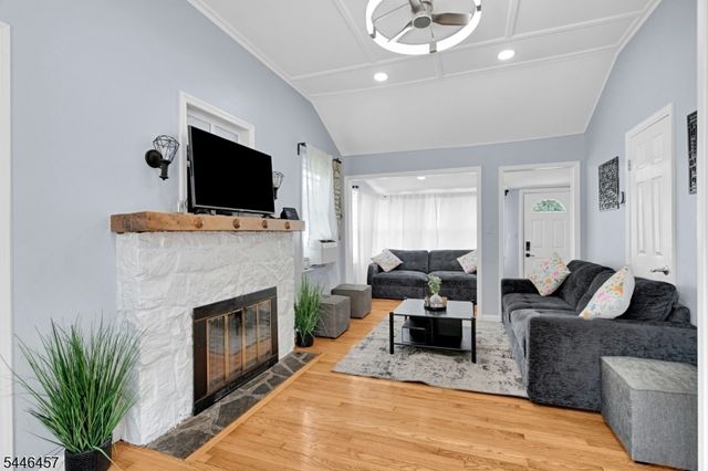 107 Minnehaha Blvd, Parsippany-troy Hills Twp., NJ 07034