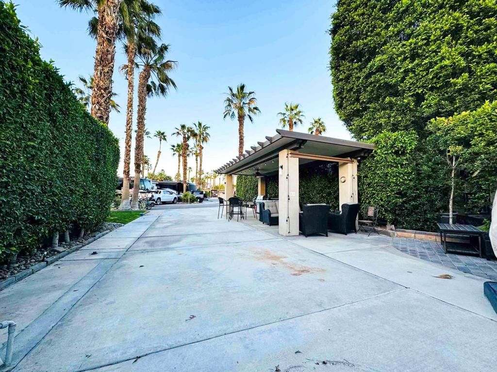 Image 3 of property listing at 80394 Avenue 48 123, Indio, CA 92201