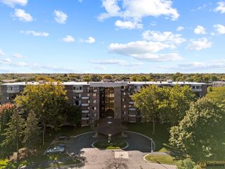1275 E Baldwin Lane 601, Palatine, IL 60074
