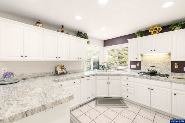 1827 Mousebird Av NW, Salem, OR 97304