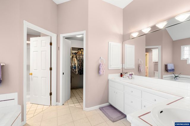 1827 Mousebird Av NW, Salem, OR 97304