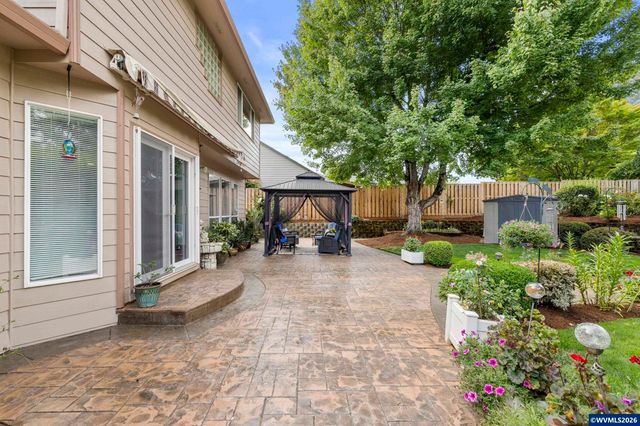 1827 Mousebird Av NW, Salem, OR 97304