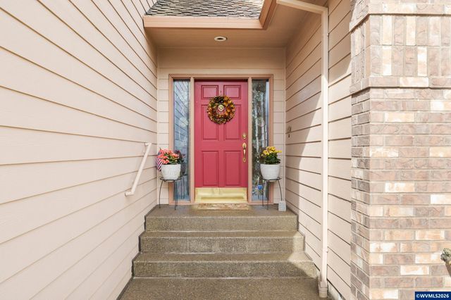 1827 Mousebird Av NW, Salem, OR 97304