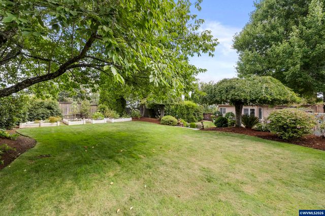 1827 Mousebird Av NW, Salem, OR 97304