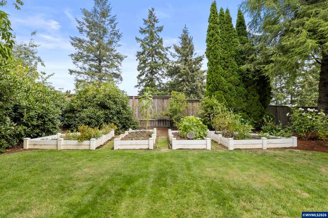 1827 Mousebird Av NW, Salem, OR 97304