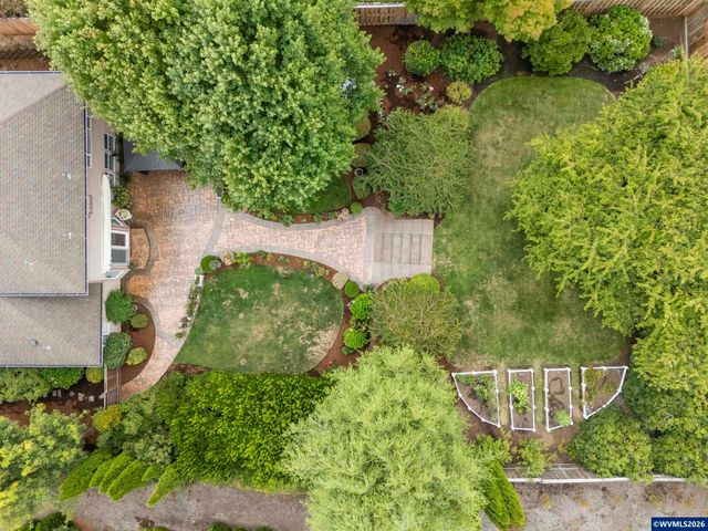 1827 Mousebird Av NW, Salem, OR 97304