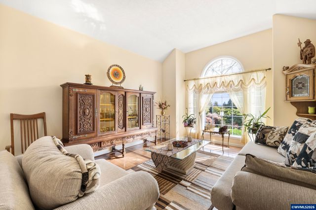 1827 Mousebird Av NW, Salem, OR 97304