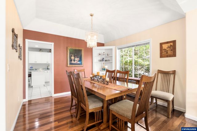 1827 Mousebird Av NW, Salem, OR 97304