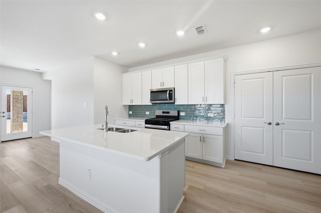 701 Leavenworth Drive, Mckinney, TX 75071