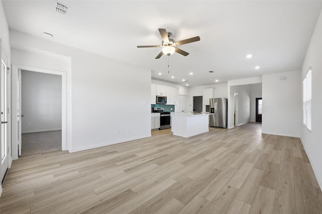 701 Leavenworth Drive, Mckinney, TX 75071