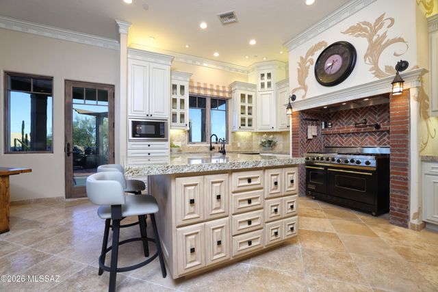 14153 N Blazing Canyon Place, Oro Valley, AZ 85755