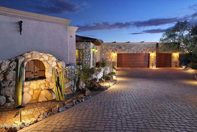 14153 N Blazing Canyon Place, Oro Valley, AZ 85755