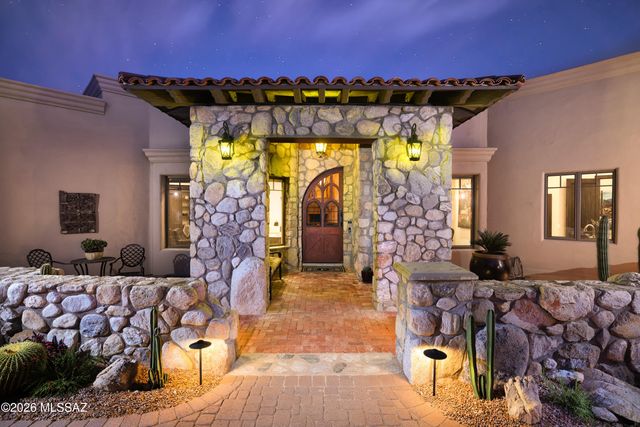 14153 N Blazing Canyon Place, Oro Valley, AZ 85755