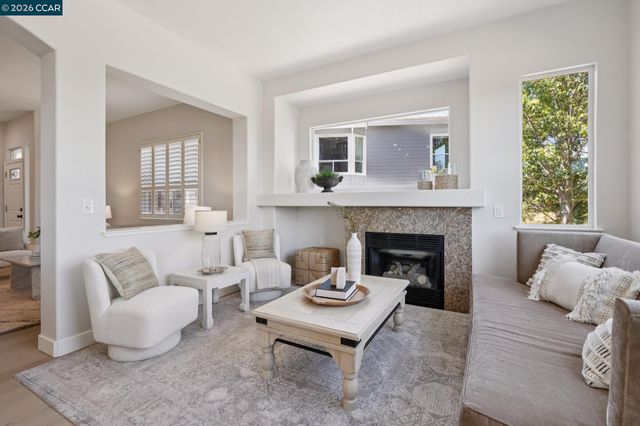 568 High Eagle Ct, Walnut Creek, CA 94595