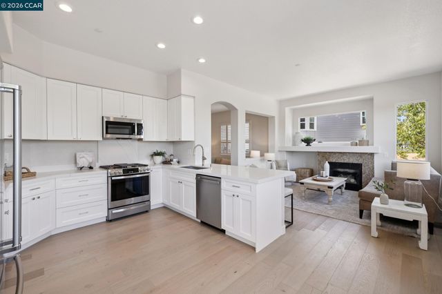 568 High Eagle Ct, Walnut Creek, CA 94595