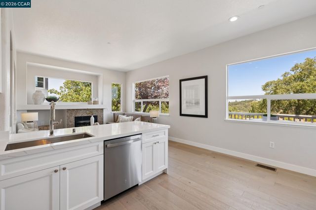568 High Eagle Ct, Walnut Creek, CA 94595