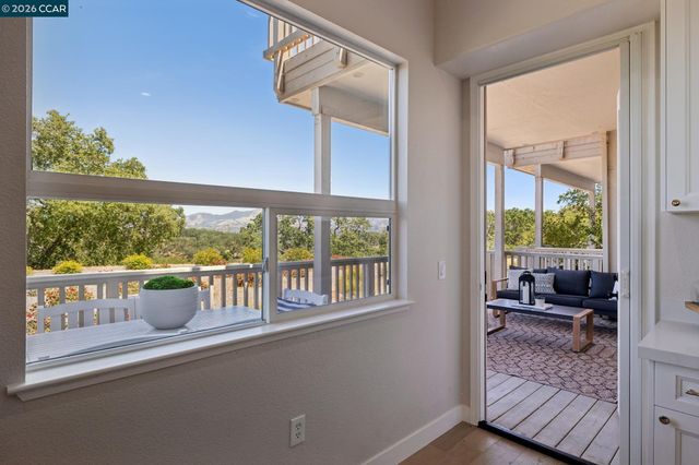568 High Eagle Ct, Walnut Creek, CA 94595