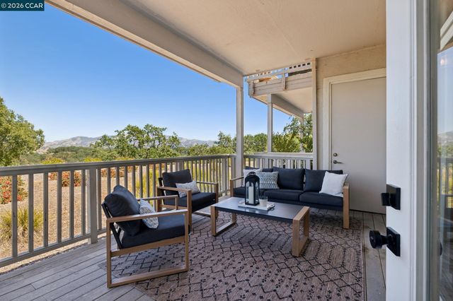 568 High Eagle Ct, Walnut Creek, CA 94595