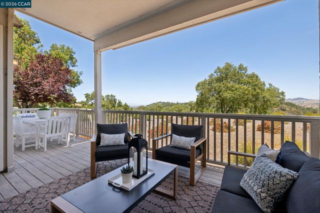 568 High Eagle Ct, Walnut Creek, CA 94595