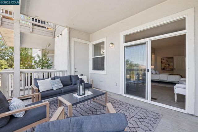 568 High Eagle Ct, Walnut Creek, CA 94595