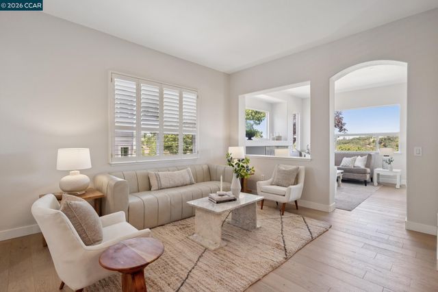 568 High Eagle Ct, Walnut Creek, CA 94595