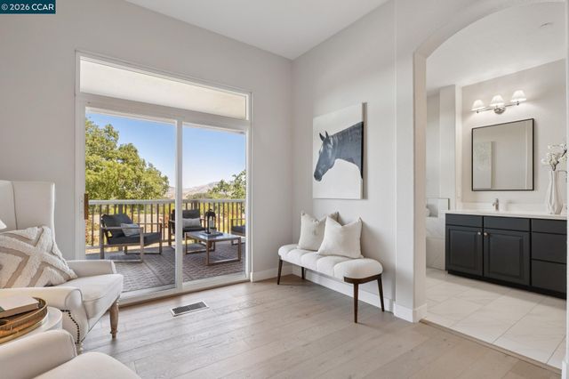 568 High Eagle Ct, Walnut Creek, CA 94595