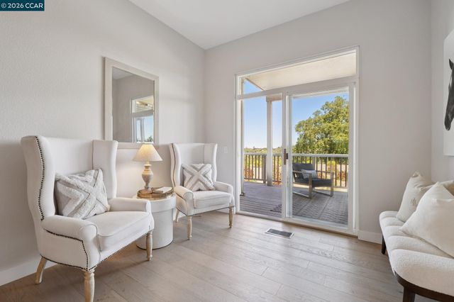 568 High Eagle Ct, Walnut Creek, CA 94595