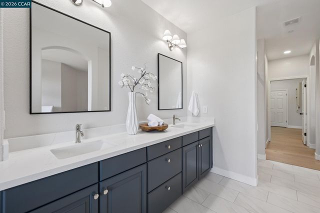 568 High Eagle Ct, Walnut Creek, CA 94595